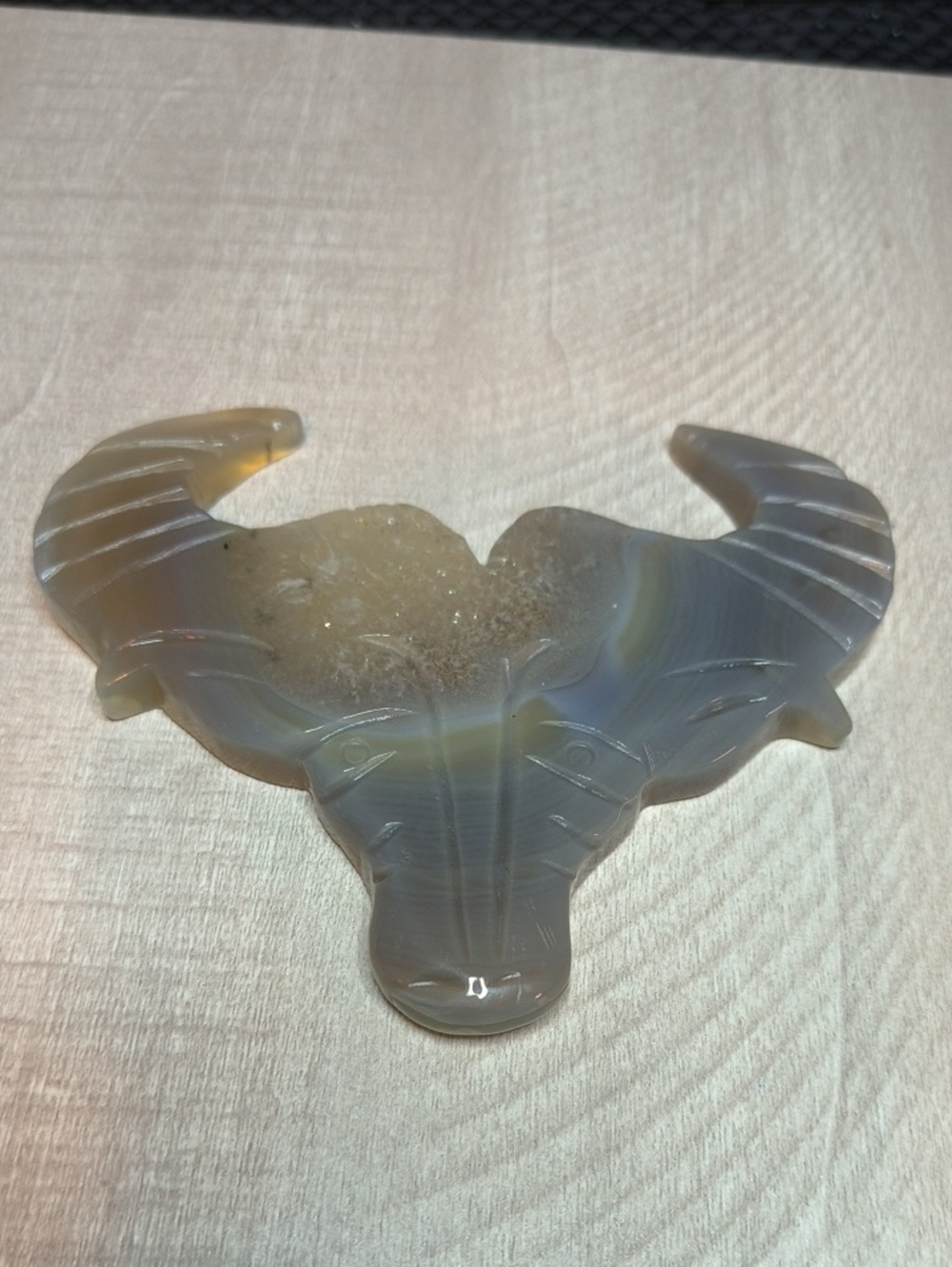 #75 Polished Gray Agate Bull  Crystal Carving - Picture 4 of 4